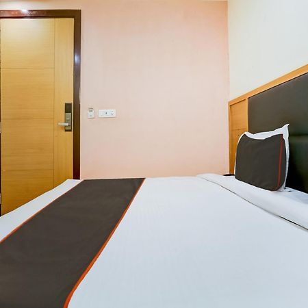 Hotel Collecion O White House Neu-Delhi Exterior foto