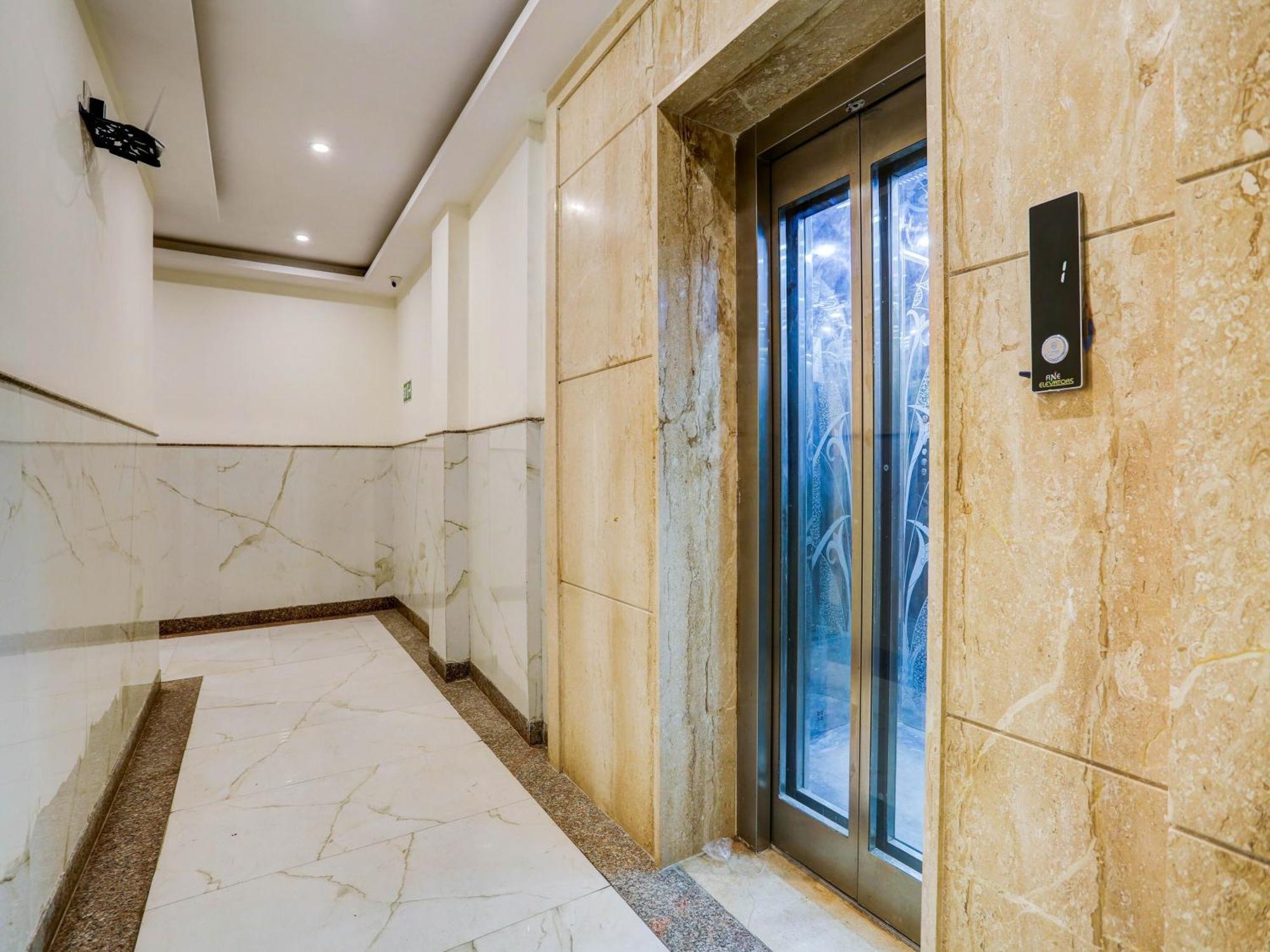 Hotel Collecion O White House Neu-Delhi Exterior foto